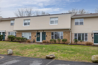 Lafayette Hills in Easton, PA - Foto de edificio - Building Photo