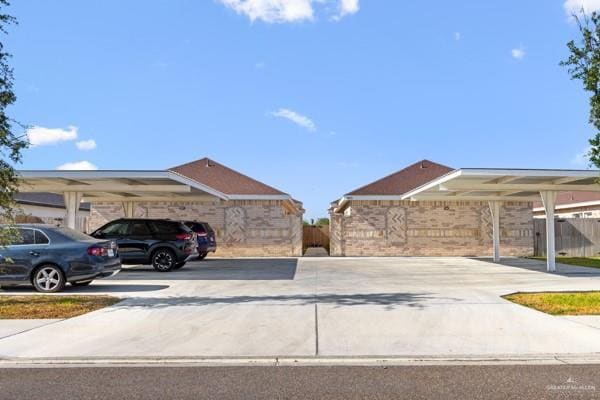 property at 905 W Kohala Ave