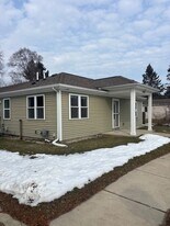 320 Bush St in Howell, MI - Building Photo