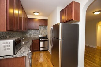 555 W Arlington in Chicago, IL - Building Photo - Building Photo