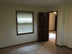 4351 Dover Center Rd in North Olmsted, OH - Building Photo - Building Photo