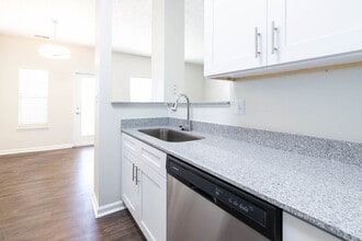 Steeplechase at Shiloh Crossing in Avon, IN - Foto de edificio - Building Photo