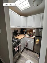 430 E 77th St in New York, NY - Building Photo - Building Photo