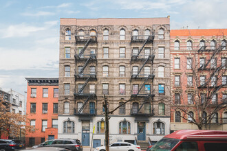 305 E 109th St in New York, NY - Building Photo - Building Photo