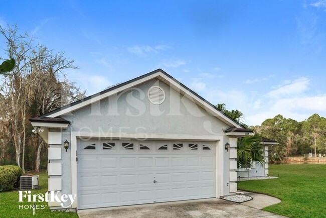 2667 Secret Harbor Dr in Orange Park, FL - Foto de edificio - Building Photo