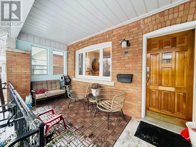 15 Keystone Ave in Toronto, ON - Building Photo - Building Photo