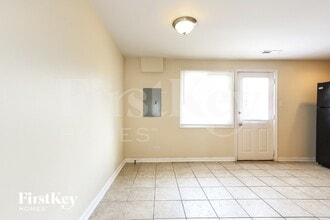 5141 Oak Center Dr in Oak Lawn, IL - Building Photo - Building Photo