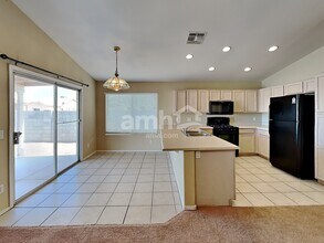 5501 N 103rd Dr in Glendale, AZ - Building Photo - Building Photo