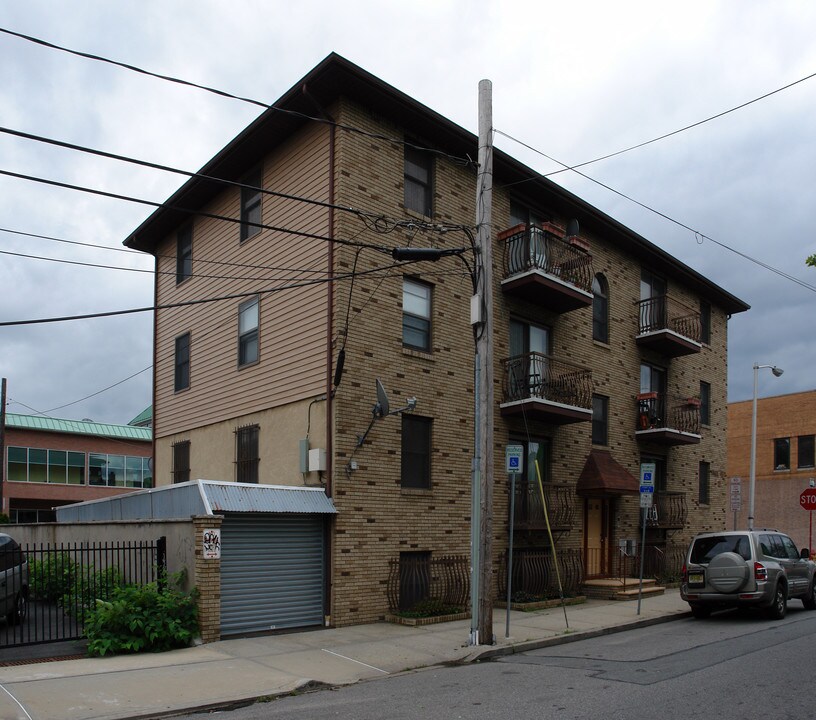 621 Market St in Newark, NJ - Building Photo