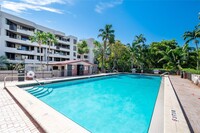 141 Crandon Blvd, Unit 241 in Key Biscayne, FL - Building Photo - Building Photo