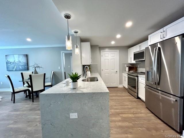 1100 Avalon St in Glen Cove, NY - Building Photo - Building Photo