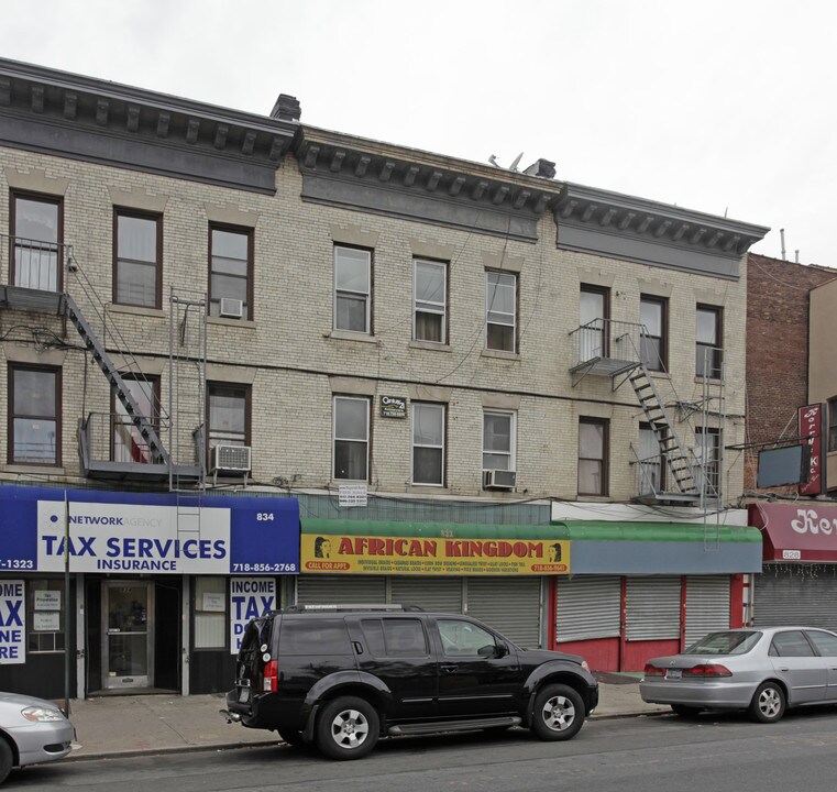 832 Rogers Ave in Brooklyn, NY - Foto de edificio