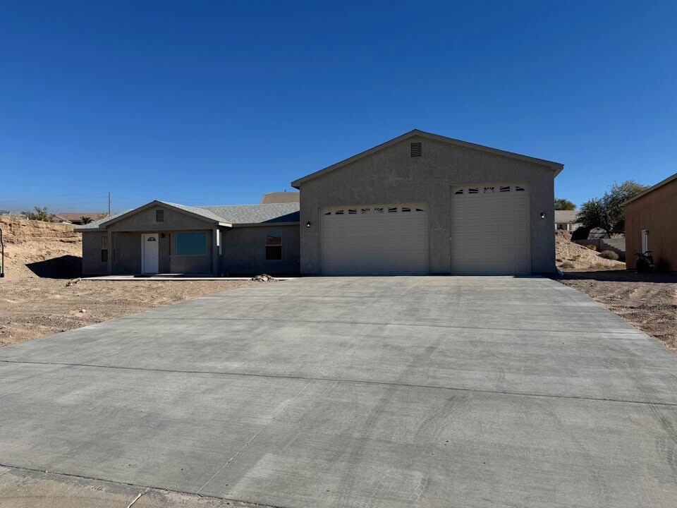 6164 Bison Ave in Fort Mohave, AZ - Building Photo