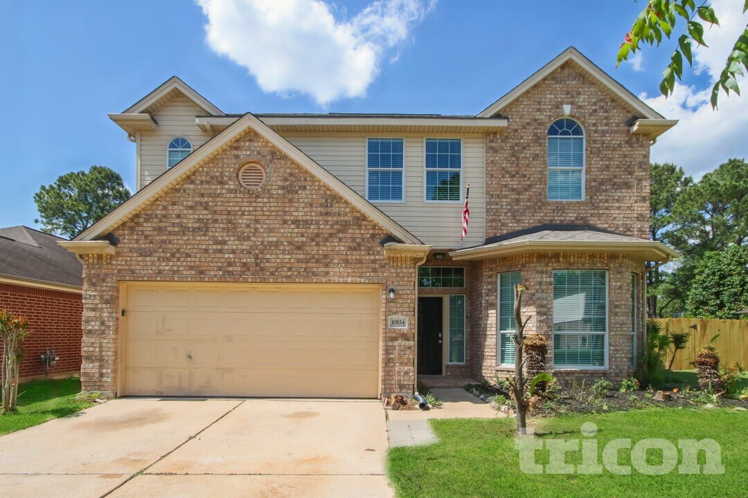 10834 Golden Sunshine Dr in Houston, TX - Foto de edificio