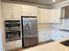 915 Ball Field Aly in Cary, NC - Building Photo - Building Photo