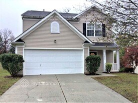 7038 Advocator Ln in Charlotte, NC - Building Photo