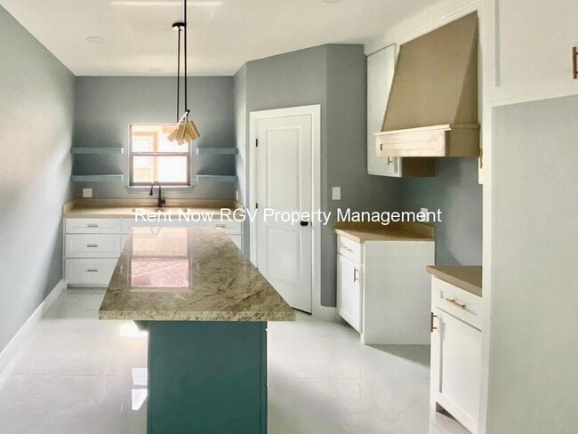 2802 Garman St in Edinburg, TX - Foto de edificio - Building Photo