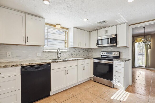 1003 Suwanee Ln in Houston, TX - Building Photo - Building Photo