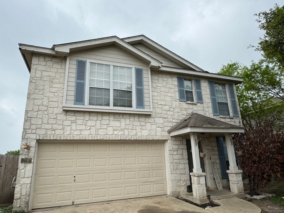 206 Ring of Roses in San Antonio, TX - Building Photo