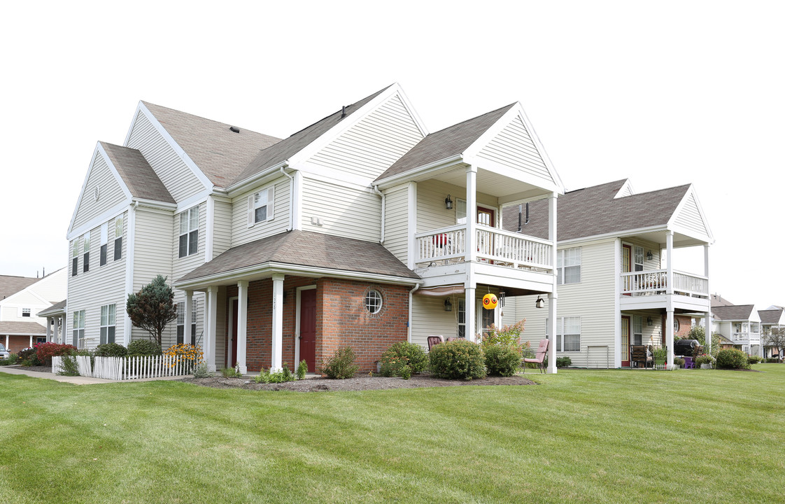 Daniel's Creek at Baytowne in Webster, NY - Building Photo