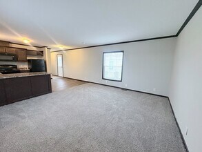 10694 State Rte 762 in Lockbourne, OH - Foto de edificio - Building Photo