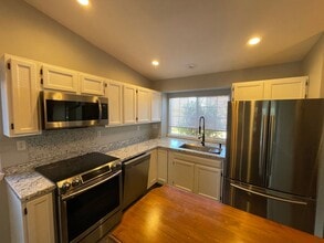 3312 48th Ave Ct NE in Tacoma, WA - Building Photo - Building Photo