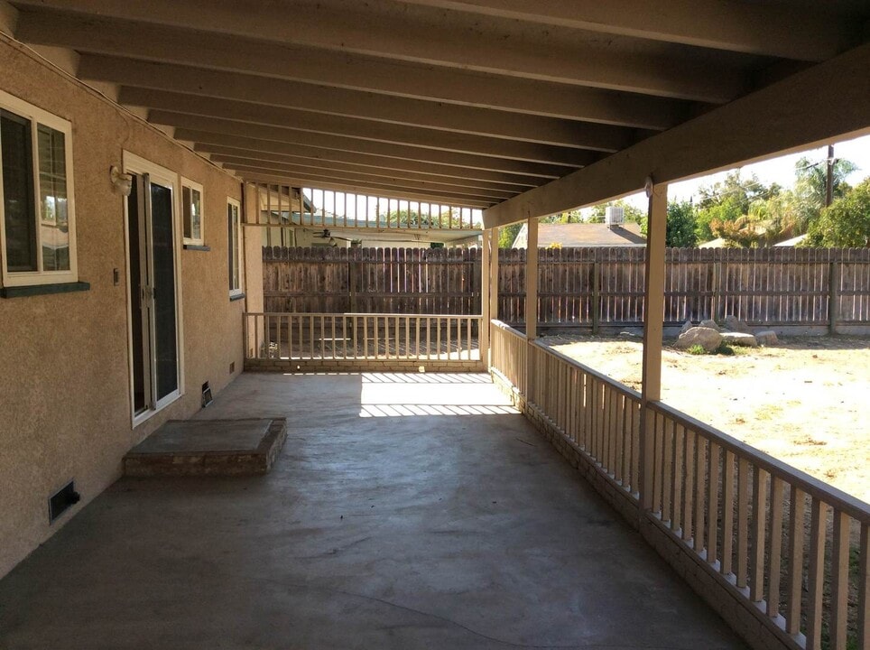 2135 Arden Dr W in Fresno, CA - Building Photo