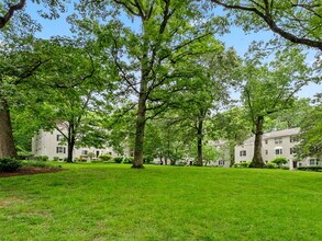 708 S Arlington Mill Dr in Arlington, VA - Building Photo - Building Photo