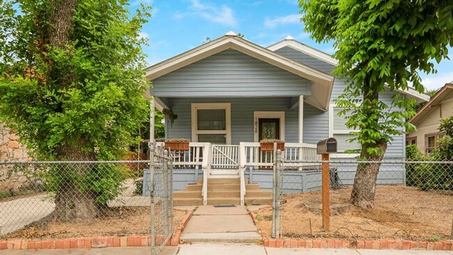 1828 N Hackberry St in San Antonio, TX - Building Photo - Building Photo