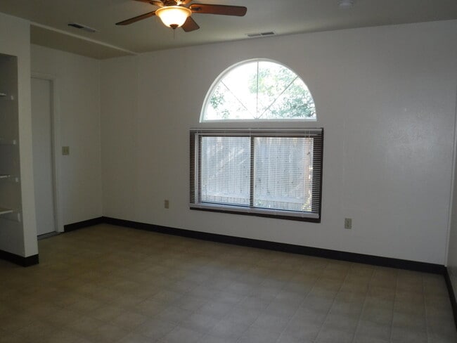 445 S 4th St W in Missoula, MT - Building Photo - Building Photo