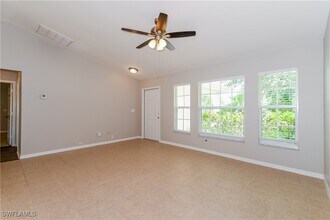 1322 SE 33rd Terrace in Cape Coral, FL - Foto de edificio - Building Photo