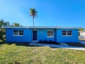 1532 Veronica S Shoemaker Blvd in Ft. Myers, FL - Building Photo