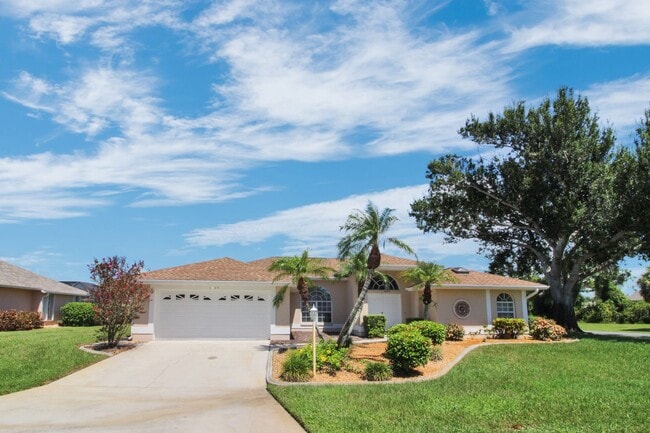 5897 Tyler Rd in Venice, FL - Building Photo - Building Photo