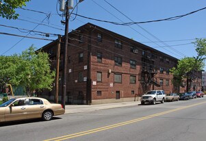 Pennington Court in Newark, NJ - Building Photo
