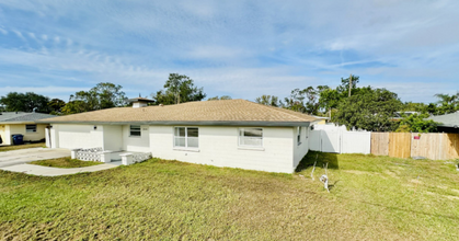 2849 Webber St in Sarasota, FL - Foto de edificio - Building Photo