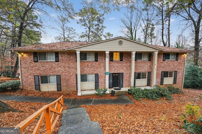 2520 Peachwood Cir NE in Atlanta, GA - Building Photo - Building Photo