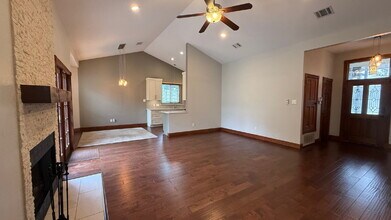 9408 Doliver Dr in Austin, TX - Building Photo - Building Photo