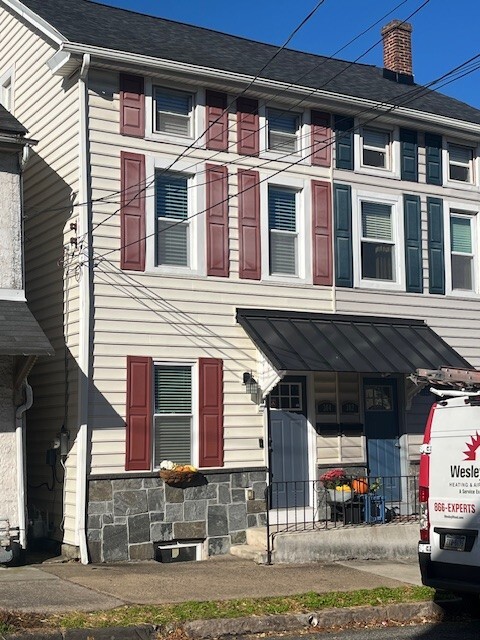 property at 304 Buchanan St