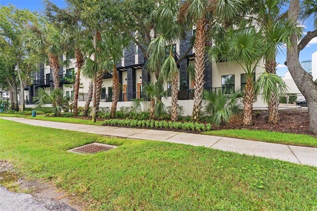 4810 W McElroy Ave in Tampa, FL - Building Photo - Building Photo
