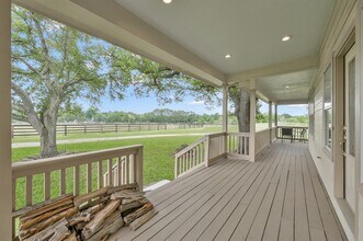 10618 Hufsmith Rd in Tomball, TX - Building Photo - Building Photo