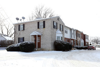 7044-7198 Paxton Rd in Youngstown, OH - Building Photo - Building Photo