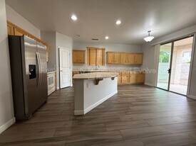 8278 W Charter Oak Rd in Peoria, AZ - Building Photo