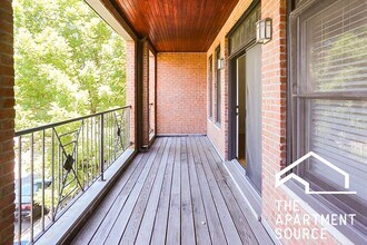 3827 N Southport Ave, Unit 2 in Chicago, IL - Building Photo - Building Photo