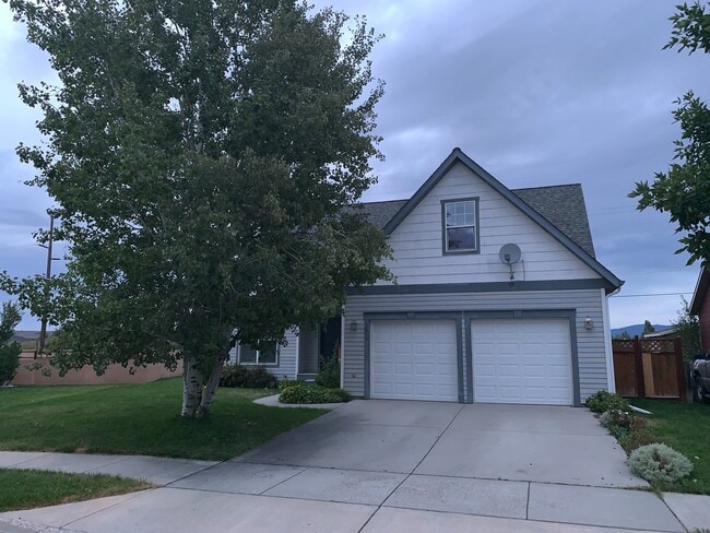property at 2811 Allison Ct