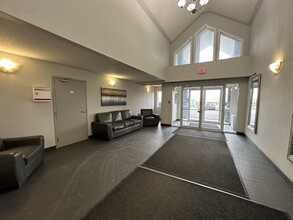 River Gate Apartments in Edmonton, AB - Building Photo - Building Photo