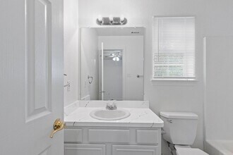 1412 Hemphill St in Greenville, TX - Building Photo - Building Photo