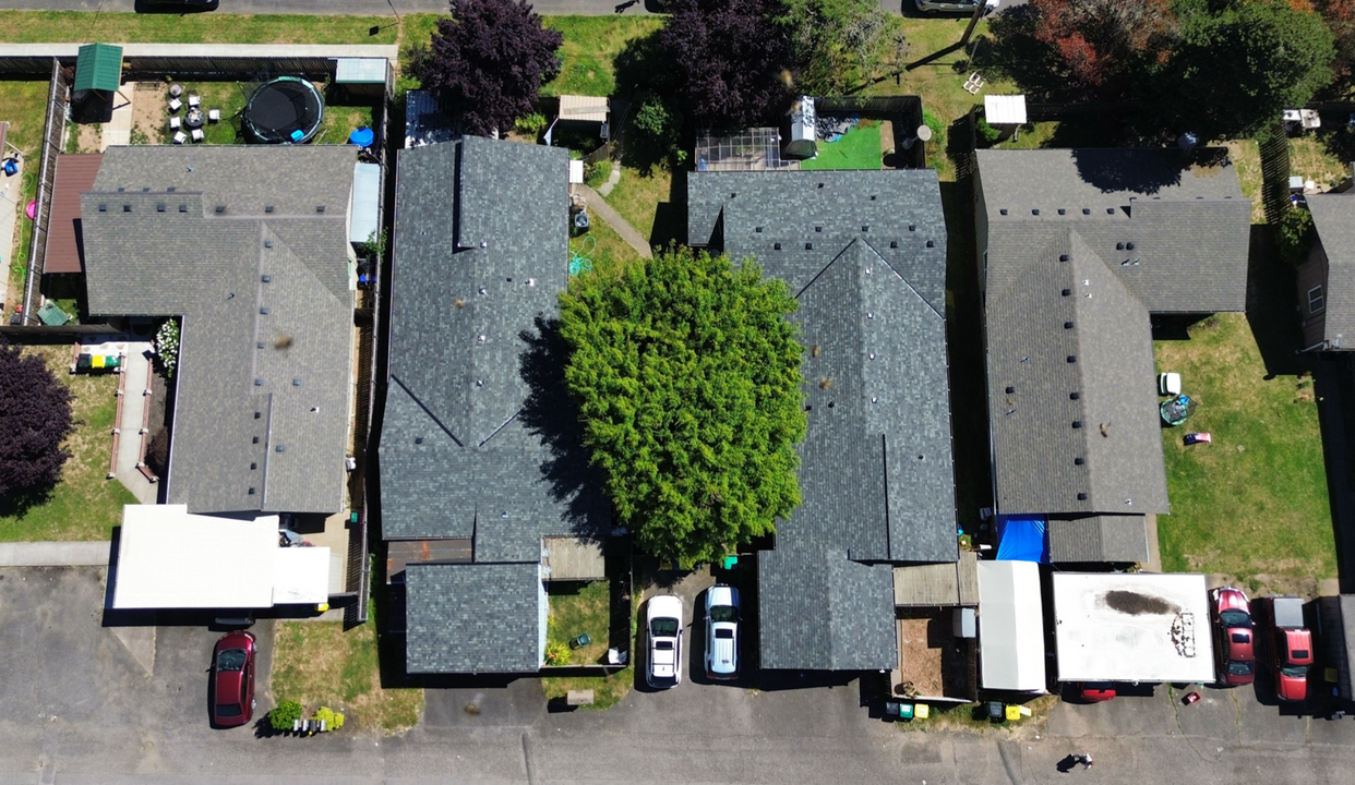 3118 Brittany Dr in Forest Grove, OR - Building Photo