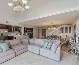 550 NW 210th St in Miami, FL - Building Photo - Building Photo