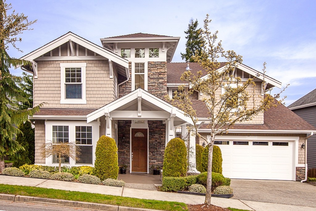 560 Wilderness Peak Dr NW, Unit 1 in Issaquah, WA - Foto de edificio
