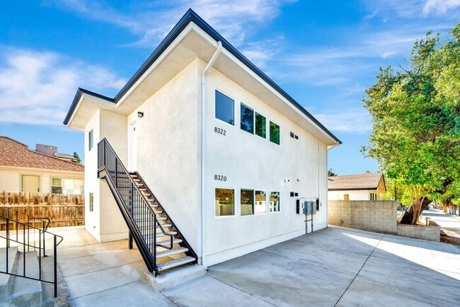 8322 Wyngate St in Los Angeles, CA - Building Photo - Building Photo